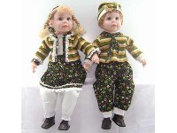 11882 - Pair of Doll